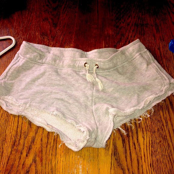 Grey shorts - Picture 1 of 1